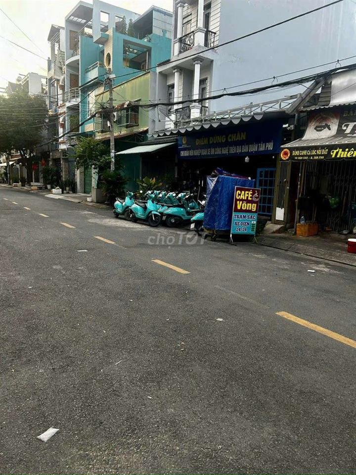 sang quán cafe sạc xe điện tân phú 