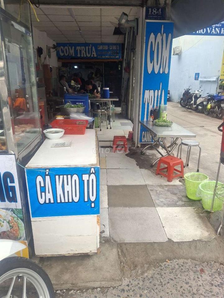 cần sang lại quán cơm và quán nhậu 2 mặt tiền
