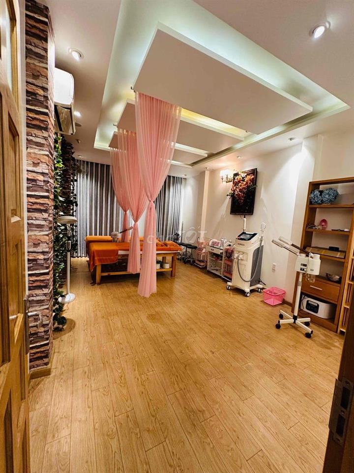 CHO THUÊ NHÀ VĂN PHÒNG MẶT TIỀN HIỀN VƯƠNG - 457m2, 1 TRỆT, 5 LẦU