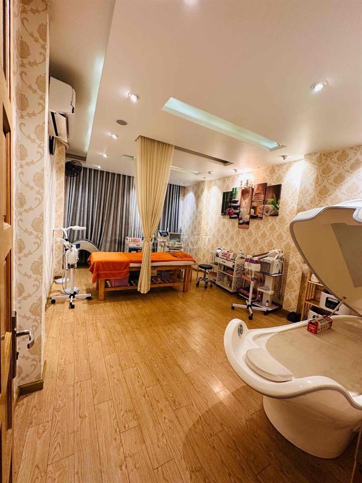 CHO THUÊ NHÀ VĂN PHÒNG MẶT TIỀN HIỀN VƯƠNG - 457m2, 1 TRỆT, 5 LẦU