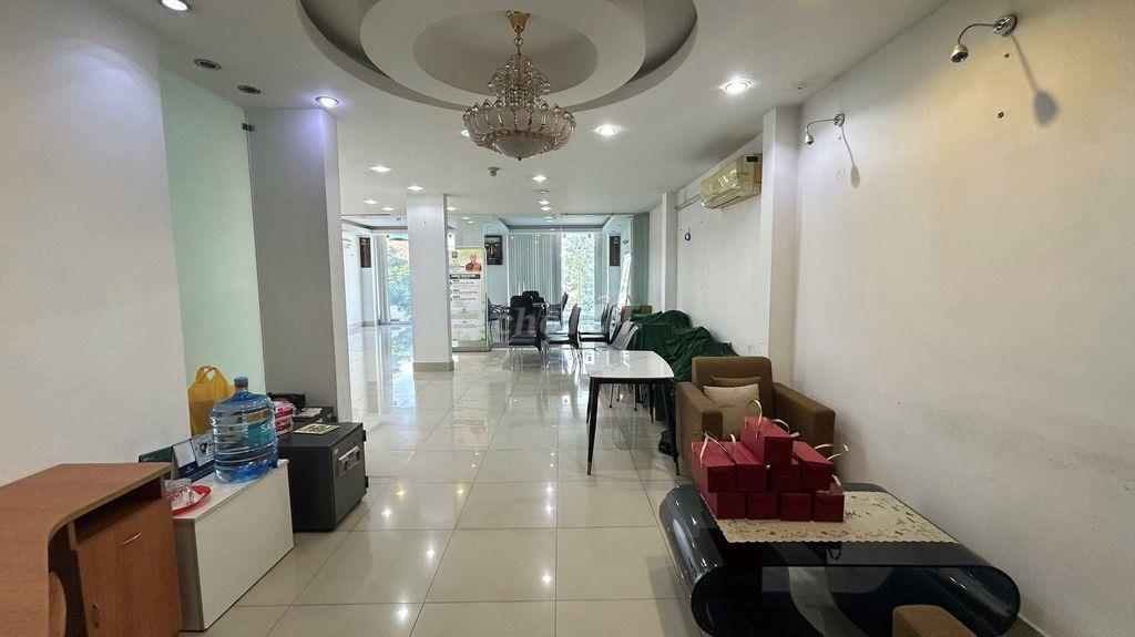 Cho thuê gấp VP mặt tiền Âu Cơ, Tân Phú - 144m2 - Giá 25tr/tháng
