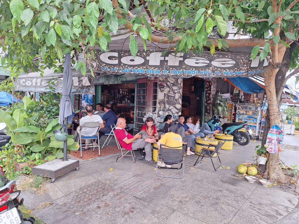 Cần sang quán cafe góc 2 mặt tiền đường