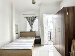PHÒNG BANCON, CỬA SỔ TO