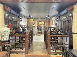 sang nhà hàng chay đã setup decor đầy đủ