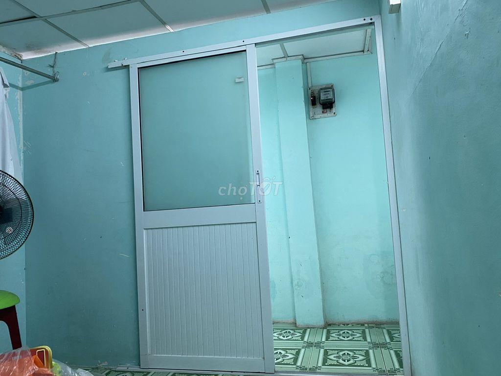 Một phòng một nữ, an ninh, thoáng mát, yên tĩnh.