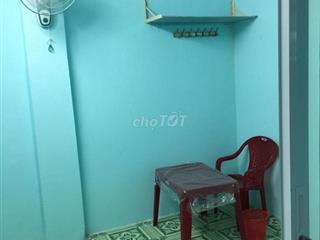 Một phòng một nữ, an ninh, thoáng mát, yên tĩnh.