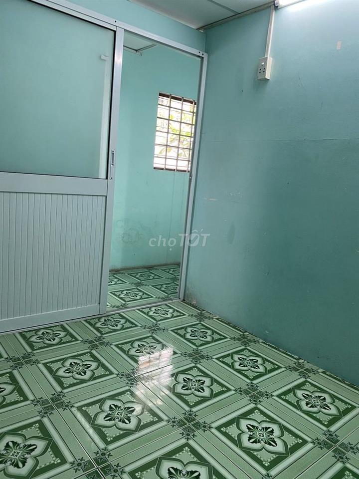 Một phòng một nữ, an ninh, thoáng mát, yên tĩnh.