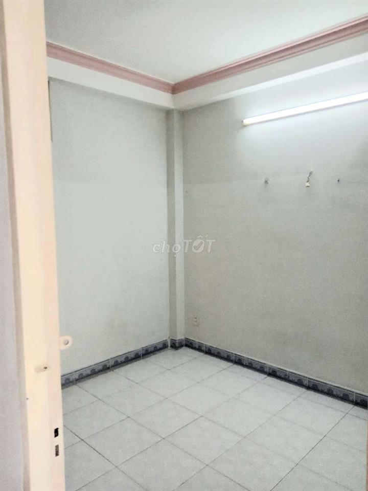 Cho nữ thuê phòng