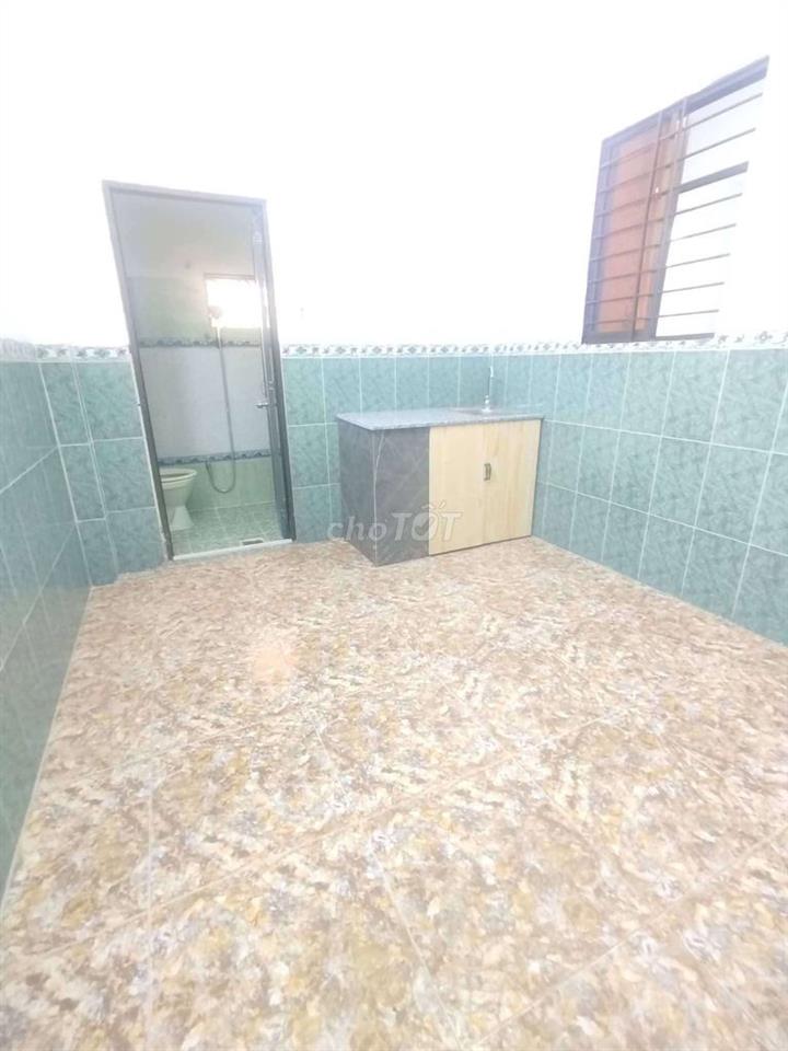 còn phòng có cửa sổ  ở 492 Tân Kỳ Tân Quý, phường Tân Sơn nhì