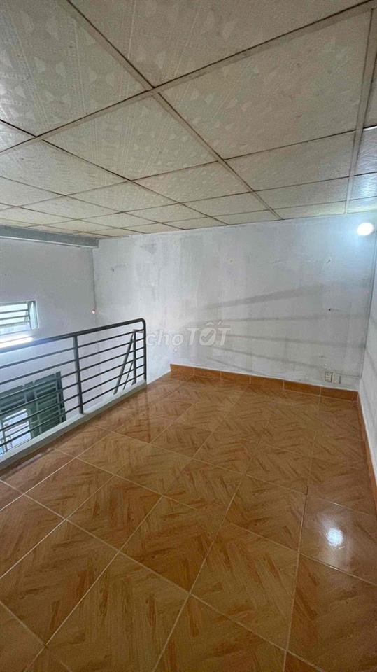 CHO THUÊ PHÒNG BAN CÔNG GÁC CAO GẦN ĐẠI HỌC CÔNG THƯƠNG