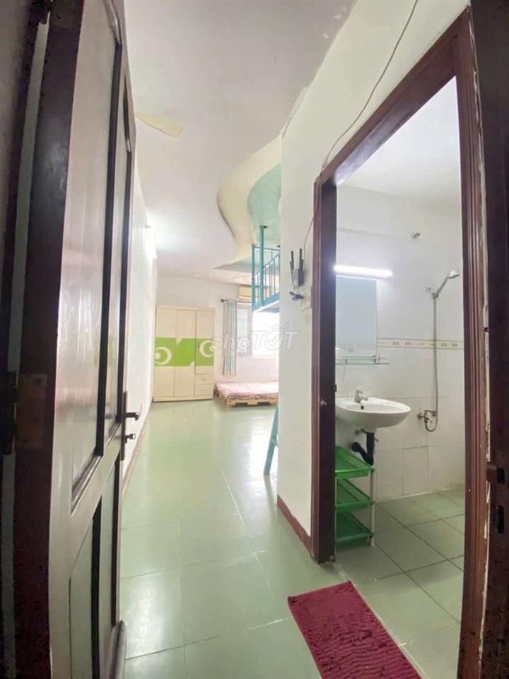 CHO THUÊ PHÒNG GIÁ RẺ CÓ GÁC CỬA SỔ TRỜI GẦN ĐẠI HỌC CÔNG THƯƠNG 