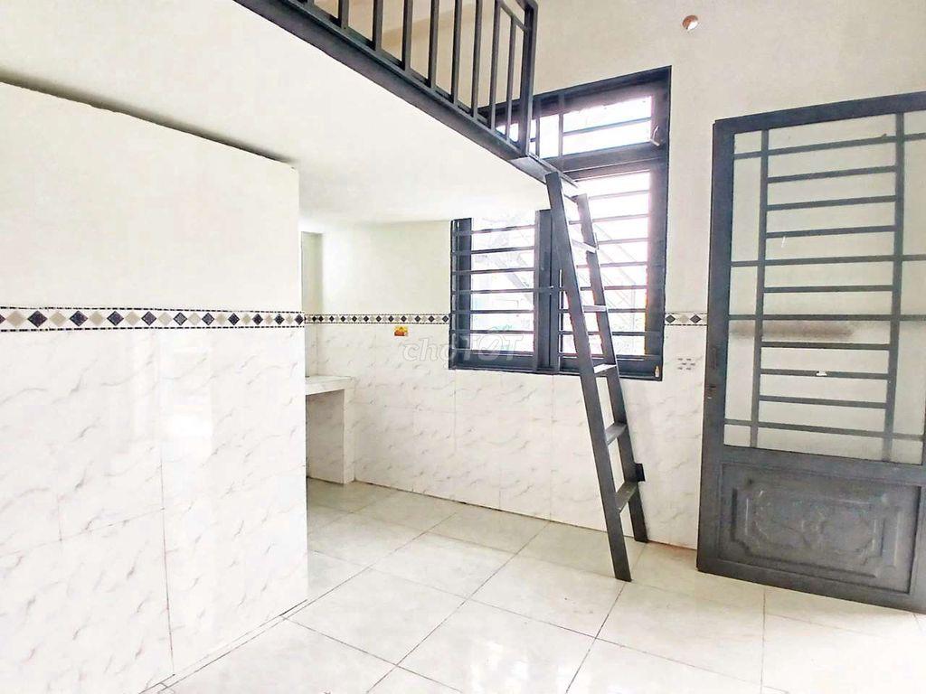 CHO THUÊ PHÒNG GÁC GIÁ RẺ CÓ CỬA SỔ THOÁNG MÁT GẦN ĐẠI HỌC CÔNG THƯƠNG