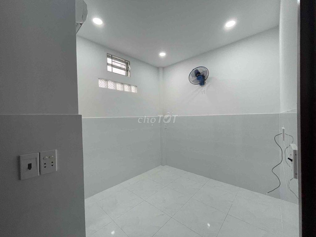 Trọ Mới Sạch Sẽ An Ninh - Thang Máy - Máy Lạnh Quạt Đầy Đủ