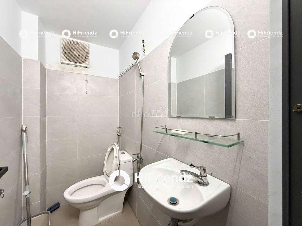 GẦN EON CỬA SỔ TRỜI SANG TRỌNG CÓ MÁY GIẶT