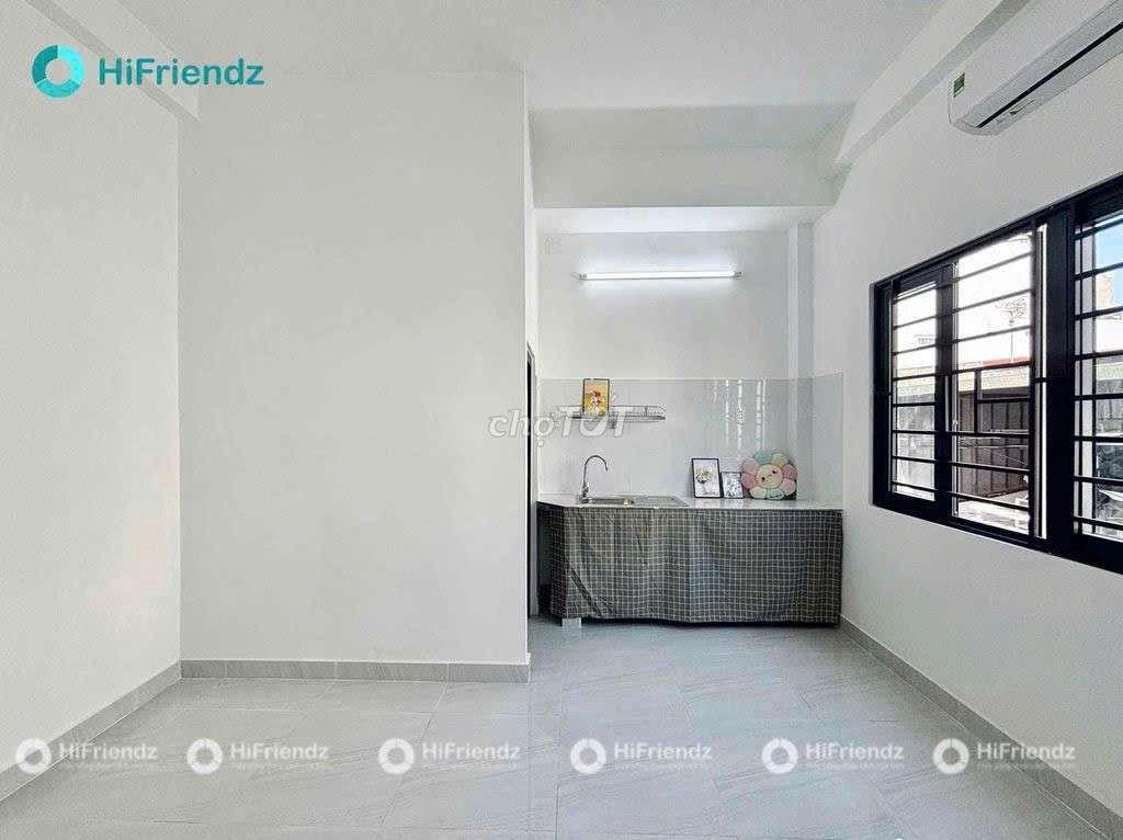 SAU LƯNG CÔNG THƯƠNG CỬA SỔ TRỜI