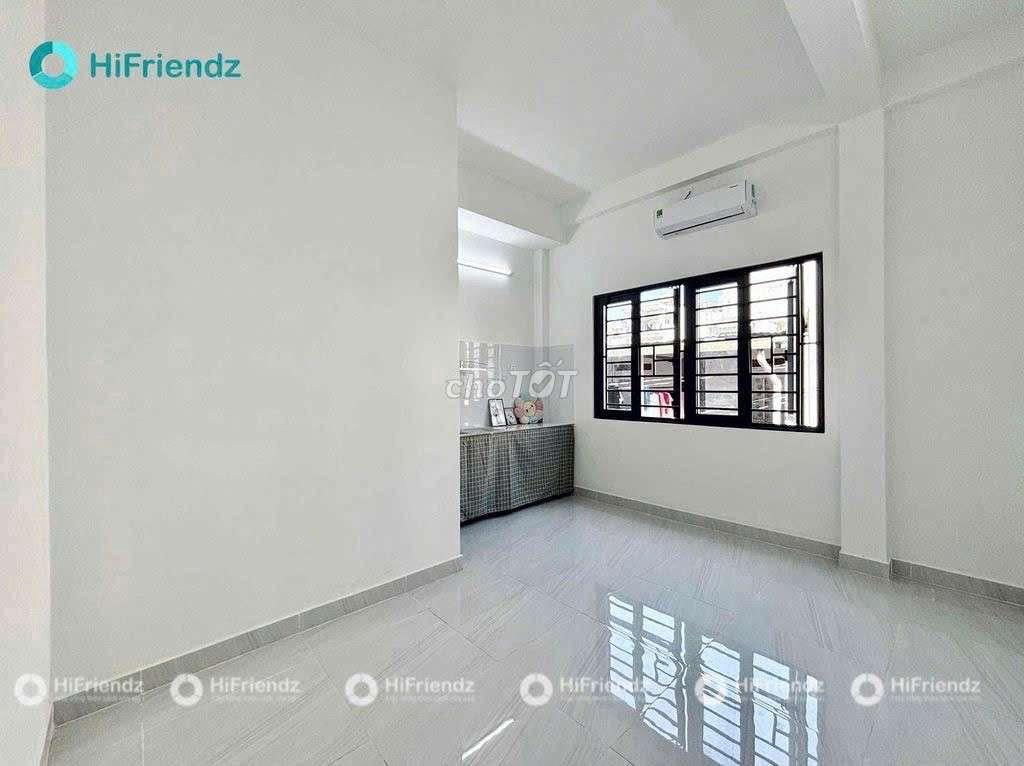 SAU LƯNG CÔNG THƯƠNG CỬA SỔ TRỜI
