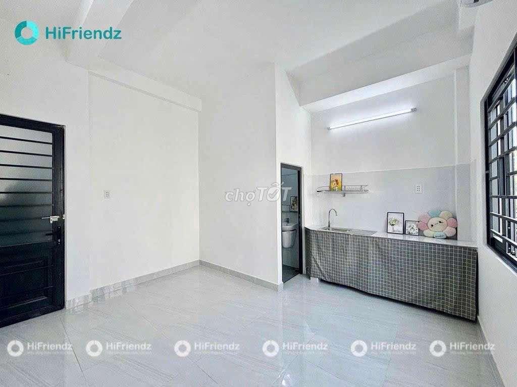 SAU LƯNG CÔNG THƯƠNG CỬA SỔ TRỜI