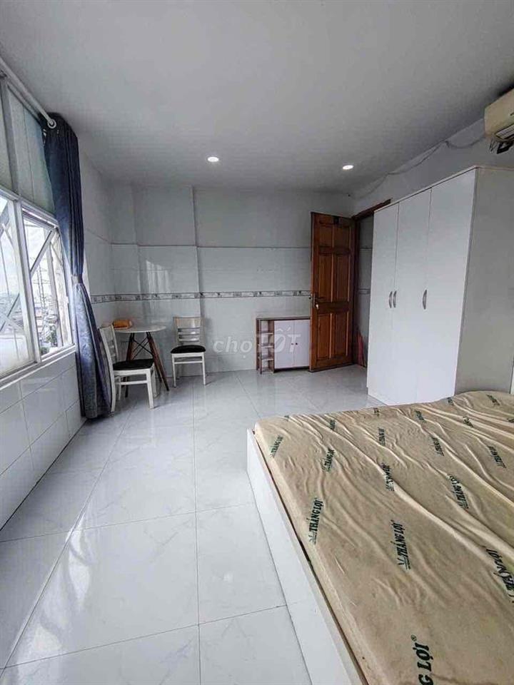 STUDIO CỬA SỔ TRỜI LỚN - FULL NỘI THẤT SẴN TỦ LẠNH  NGAY VƯỜN LÀI