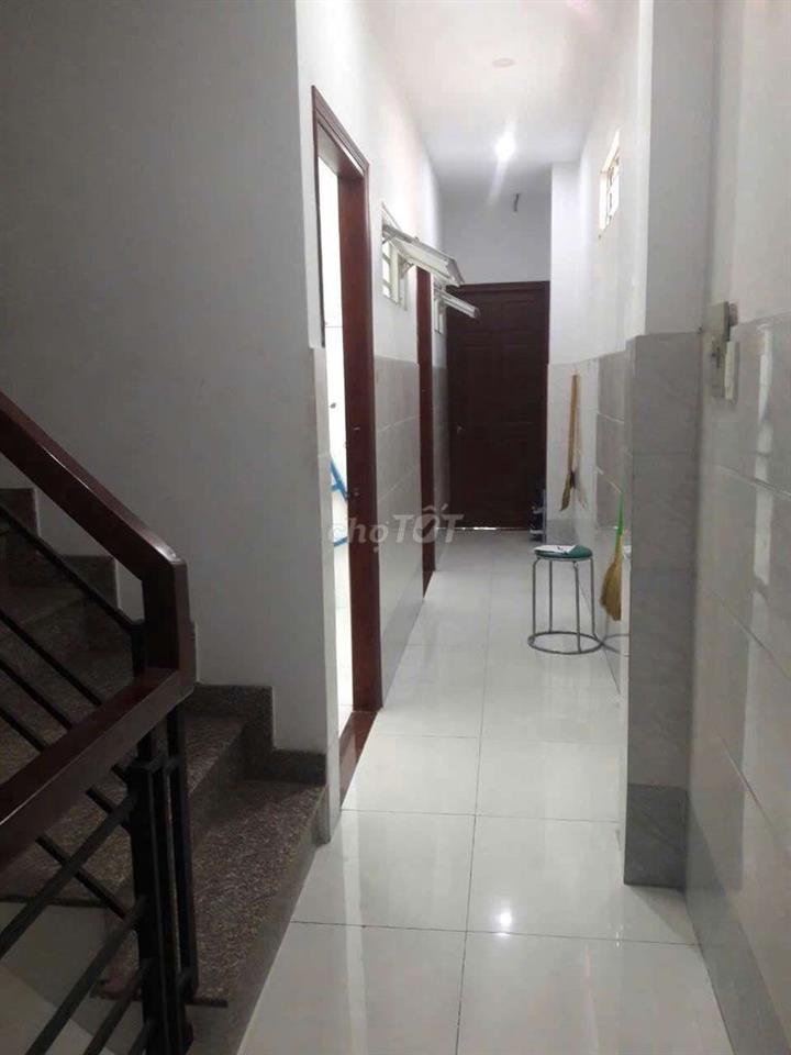 PHÒNG 22m2 CÓ GÁC, BAN CÔNG. AN NINH, YÊN TĨNH, MÁT MẼ