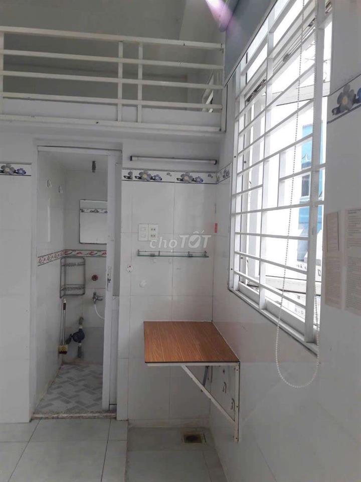 PHÒNG 22m2 CÓ GÁC, BAN CÔNG. AN NINH, YÊN TĨNH, MÁT MẼ