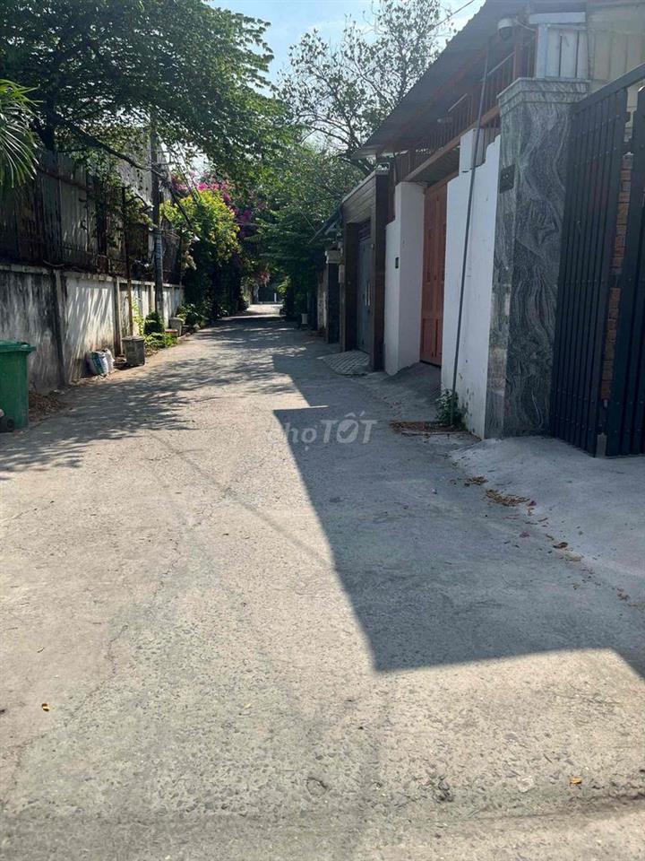 NHÀ MỚI XÂY - CHO THUÊ PHÒNG TẦNG TRỆT 25m2 + SÂN RIÊNG 12m2