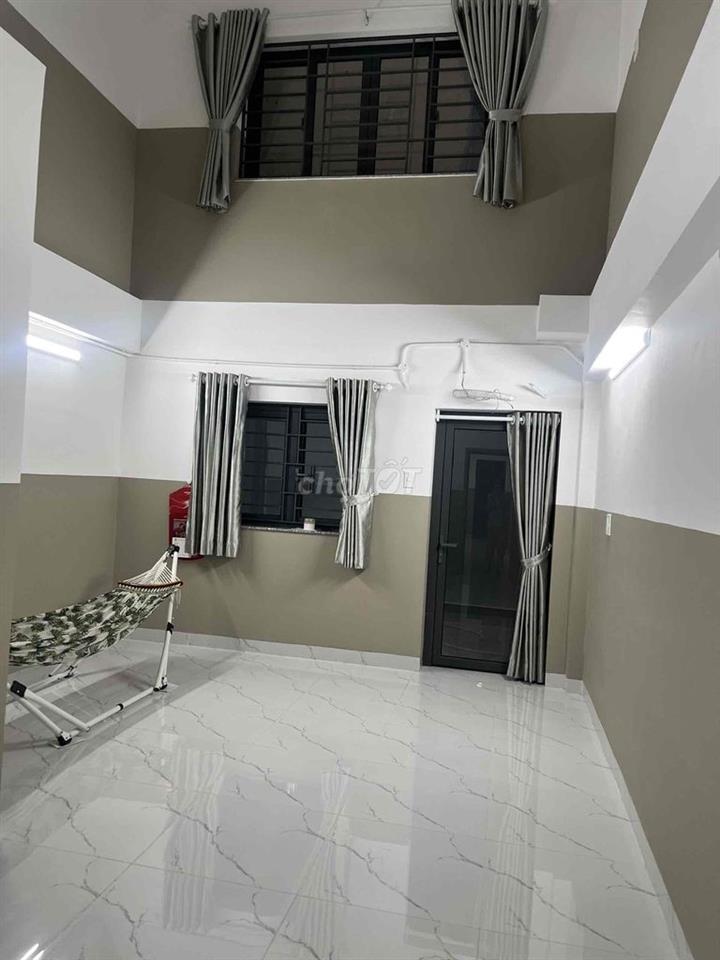 NHÀ MỚI XÂY - CHO THUÊ PHÒNG TẦNG TRỆT 25m2 + SÂN RIÊNG 12m2