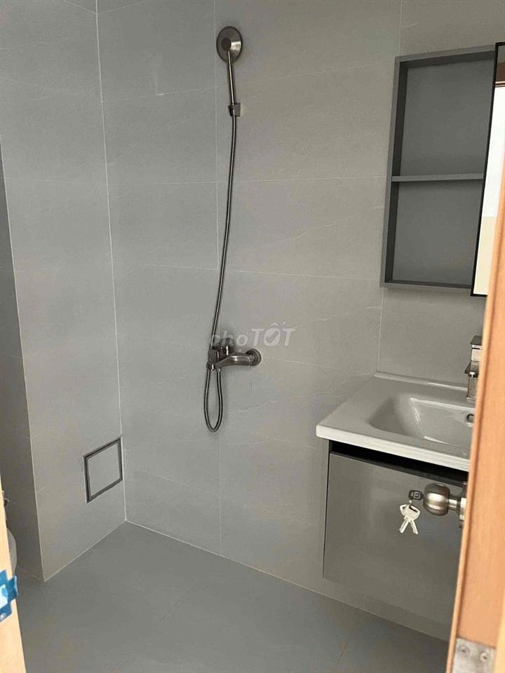NHÀ MỚI XÂY - CHO THUÊ PHÒNG TẦNG TRỆT 25m2 + SÂN RIÊNG 12m2