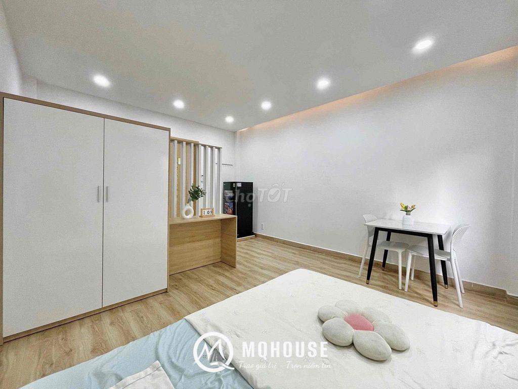 MỚI TRỐNG STUDIO TÁCH BẾP NẰM SÁT SÂN BAY QUA HUIT VÀ HVU 5P DI CHUYÊN