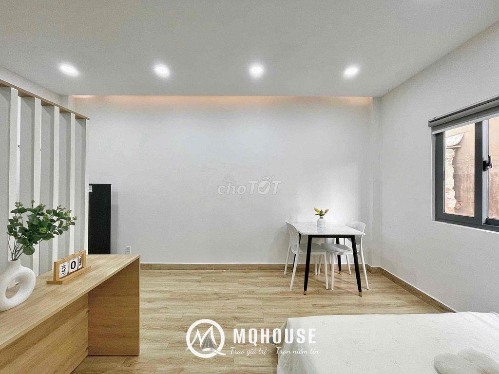 MỚI TRỐNG STUDIO TÁCH BẾP NẰM SÁT SÂN BAY QUA HUIT VÀ HVU 5P DI CHUYÊN