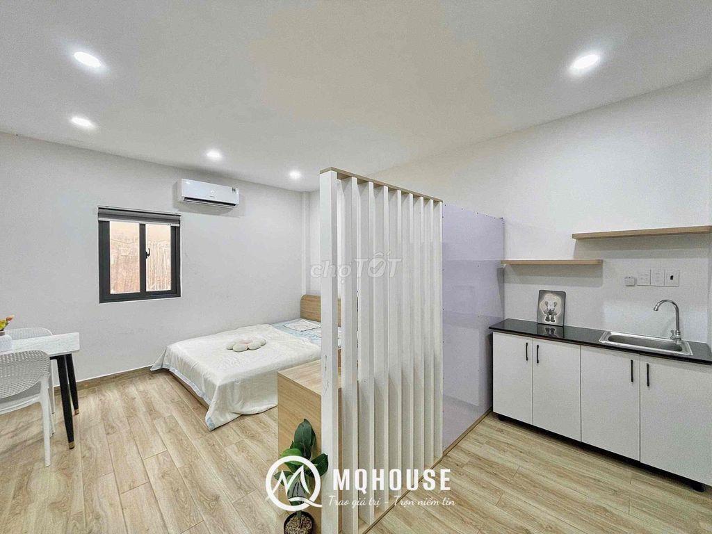 MỚI TRỐNG STUDIO TÁCH BẾP NẰM SÁT SÂN BAY QUA HUIT VÀ HVU 5P DI CHUYÊN