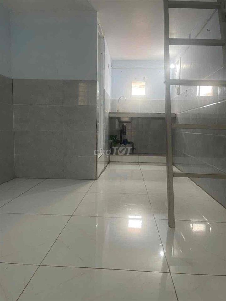 phòng trọ ngay văn hiến luỹ bán bích