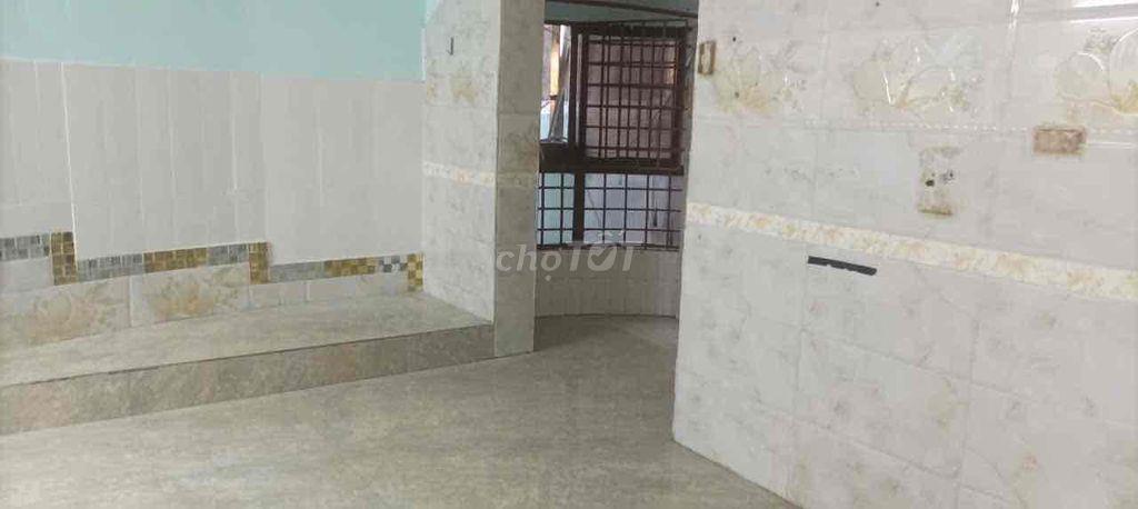 phòng trọ không gác ngay bàu cát 8