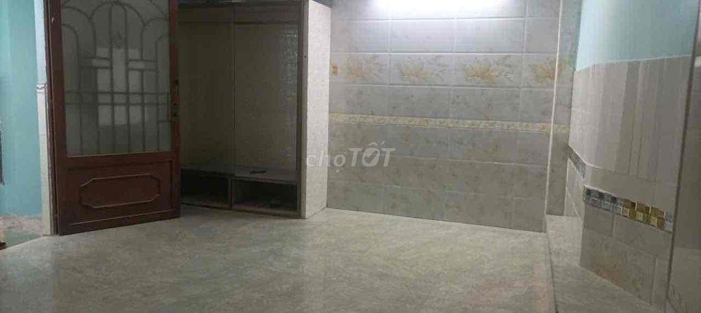 phòng trọ không gác ngay bàu cát 8