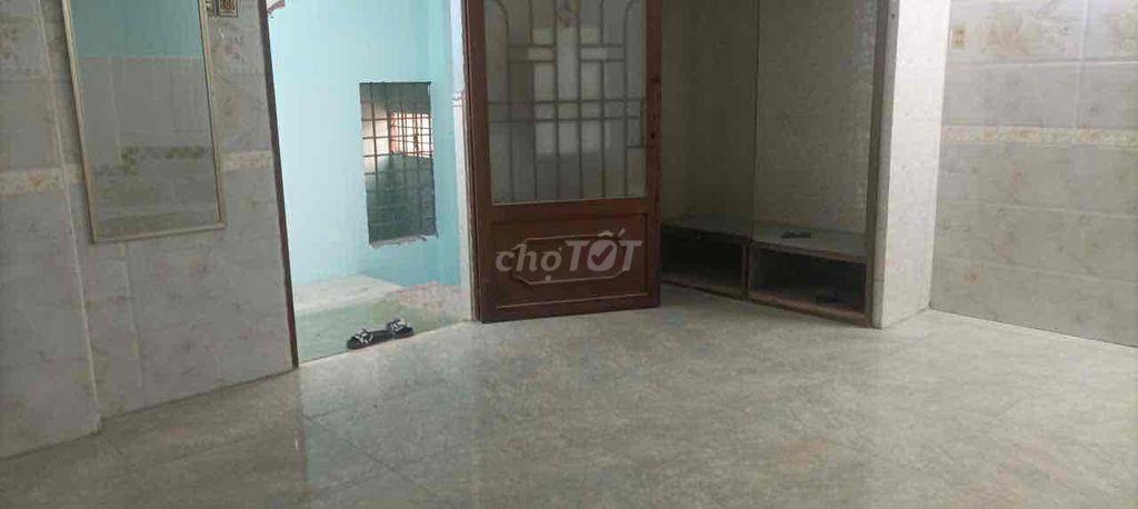 phòng trọ không gác ngay bàu cát 8