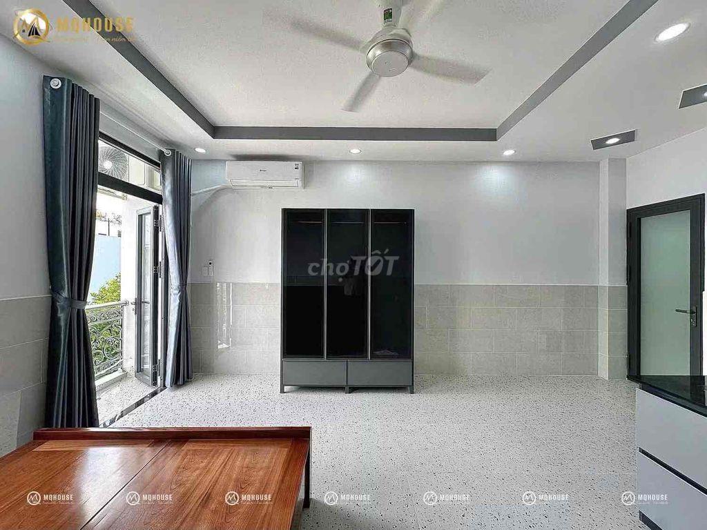 nhà mới xây. mới 200. gần chợ trường học huite