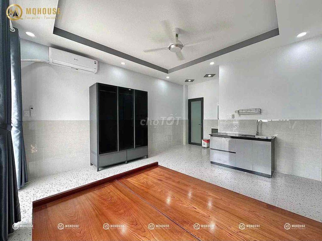 nhà mới xây. mới 200. gần chợ trường học huite