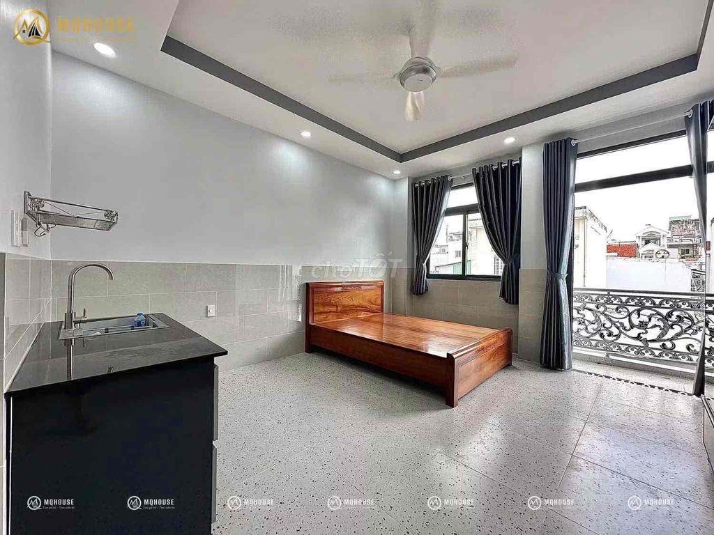 nhà mới xây. mới 200. gần chợ trường học huite