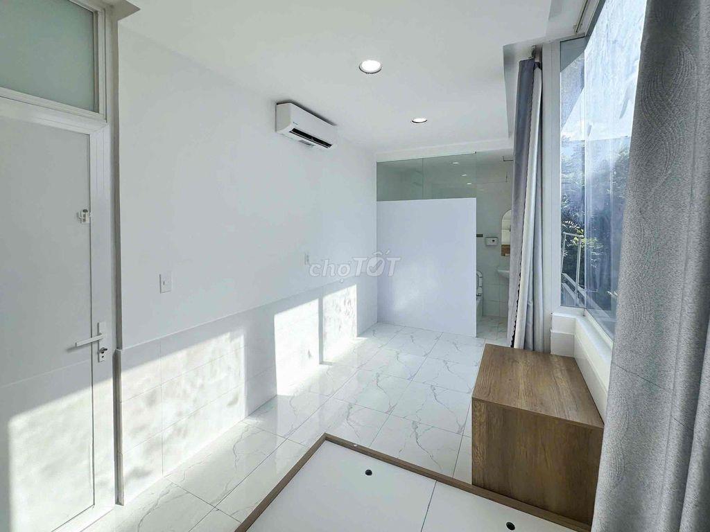 Phòng trọ 18m2, đường Tô Hiệu, Tân Phú có ban công, thoáng mát