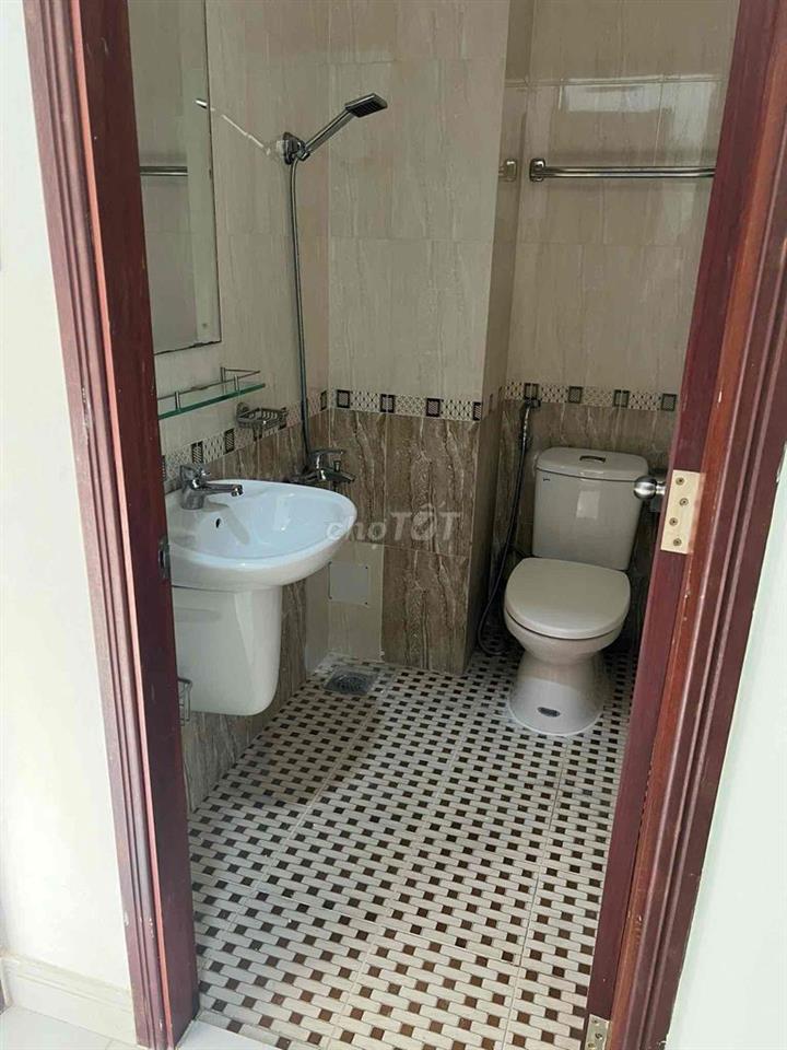 CHÍNH CHỦ CHO NỮ THUÊ PHÒNG BAN CÔNG, PHÒNG MÁY LẠNH THOÁNG MÁT (NGAY