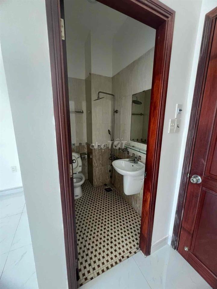 CHÍNH CHỦ CHO NỮ THUÊ PHÒNG BAN CÔNG, PHÒNG MÁY LẠNH THOÁNG MÁT (NGAY