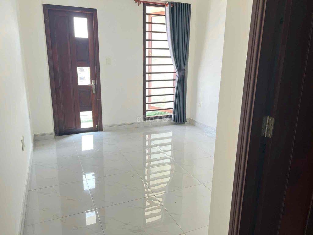 CHÍNH CHỦ CHO NỮ THUÊ PHÒNG BAN CÔNG, PHÒNG MÁY LẠNH THOÁNG MÁT (NGAY