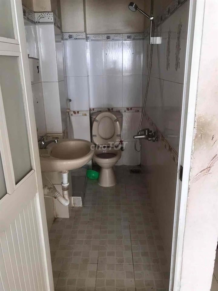Cho nữ thuê Phòng trong nhà nguyên căn quận Tân Phú