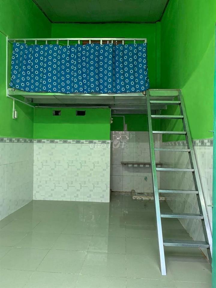 CHO THUÊ PHÒNG TRỌ TẦNG TRỆT GIÁ RẺ, CÓ GÁC TẠI PHƯỜNG PHÚ THỌ HÒA