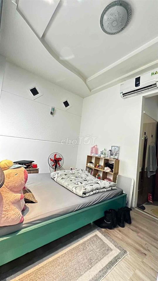 Pass phòng ngay mặt tiền đường Phú Thọ Hoà