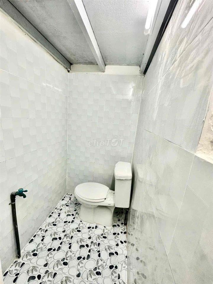 Phòng gác đi bộ 50m đến trường HUIT