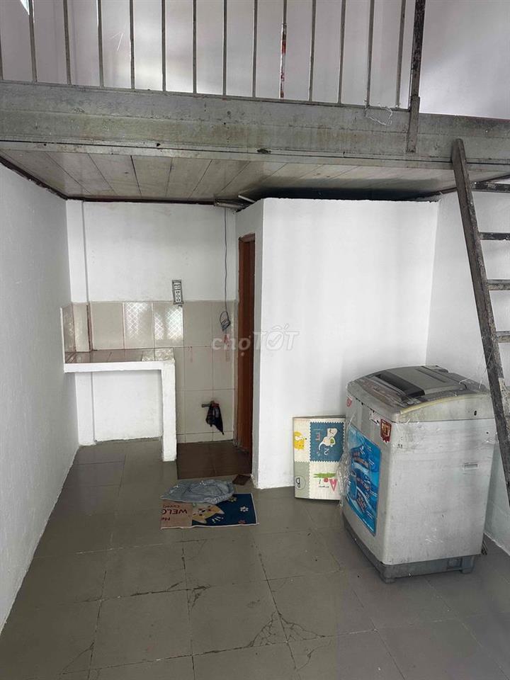 PHÒNG TRỆT RIÊNG BIỆT GẦN ĐH CÔNG THƯƠNG