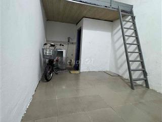 1 phòng trệt lối đi riêng cách  đhcn 400m
