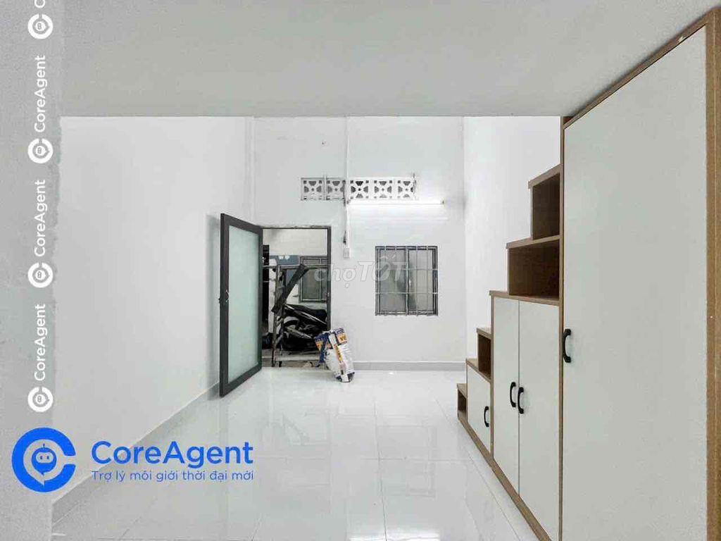 Trống phòng 3tr8 cửa sổ trời kế bên Đại học Văn Hiến
