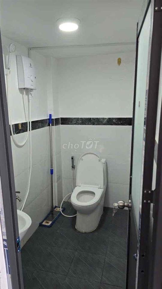 Trống phòng mới bancol 3tr5 - Đầm sen