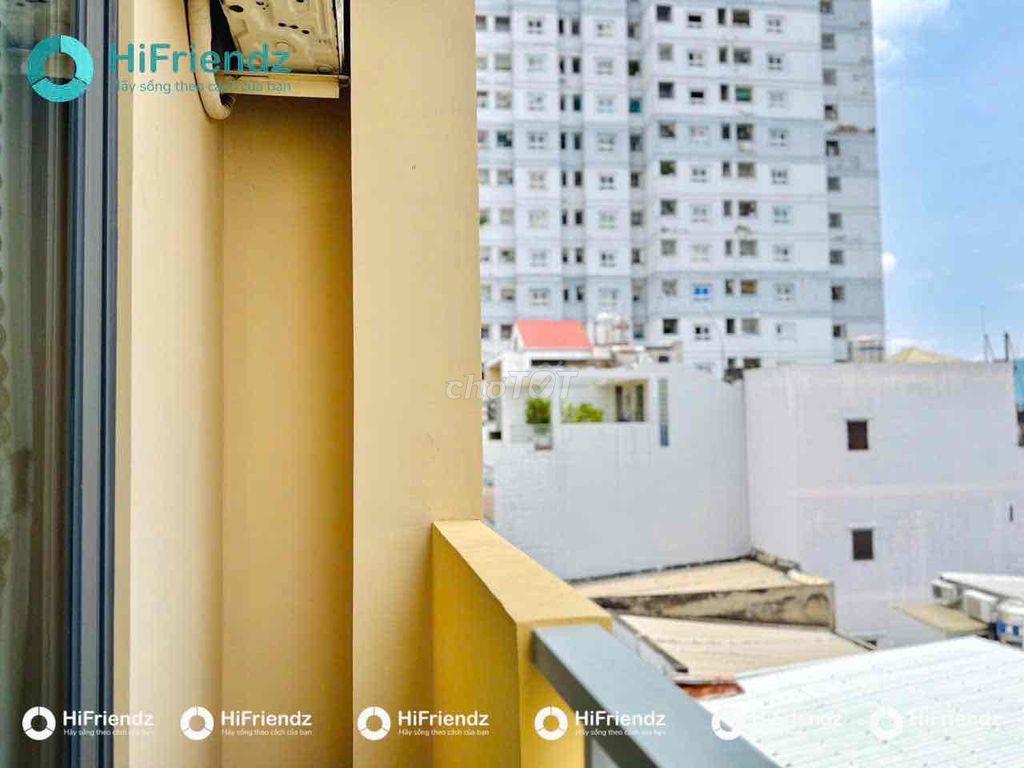 trống studio, tách bếp, bancol - ngay Lạc Long Quân q11